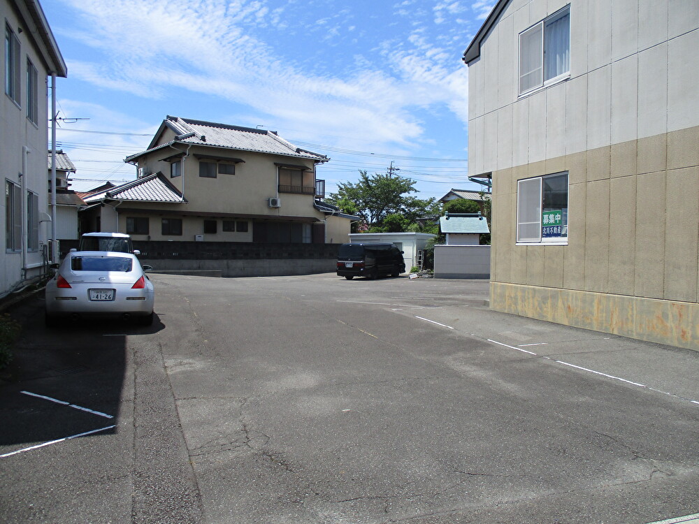 島田市中河町貸駐車場募集しています